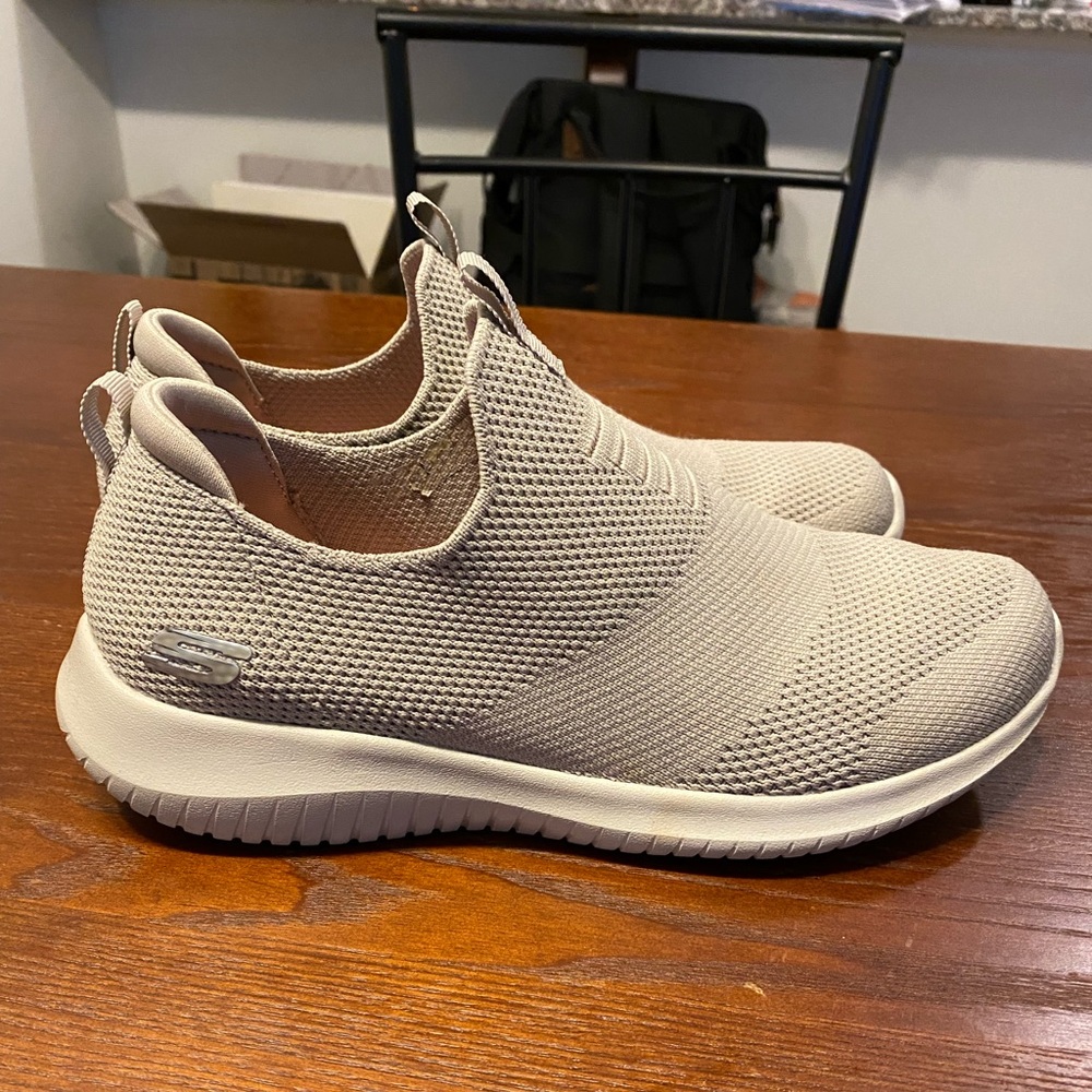 Womens Sketchers Sneakers